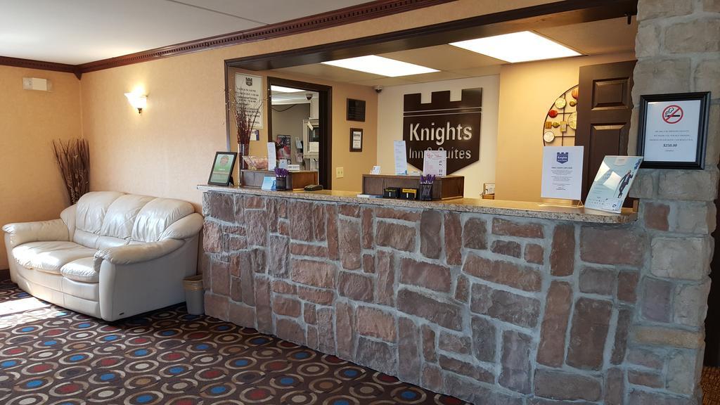 Knights Inn And Suites - Grand Forks Exterior photo