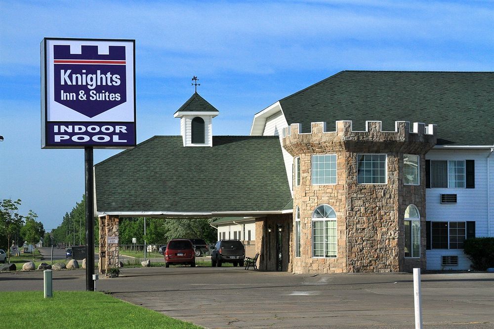 Knights Inn And Suites - Grand Forks Exterior photo