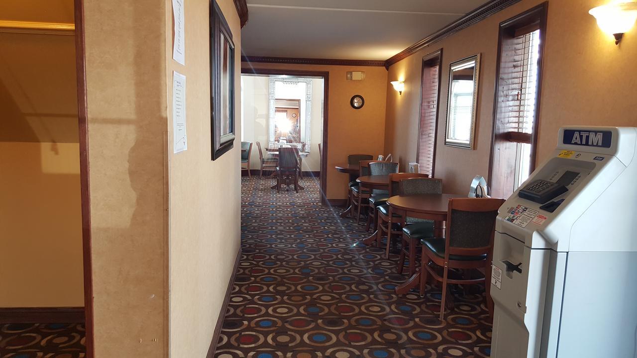 Knights Inn And Suites - Grand Forks Exterior photo